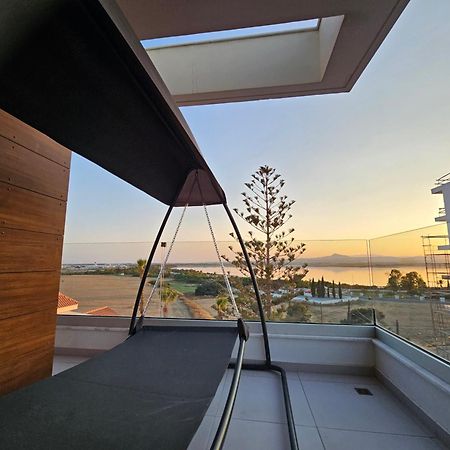 Majestic Sunset Salt Lake Views 300M From Beach Larnaca Exterior foto