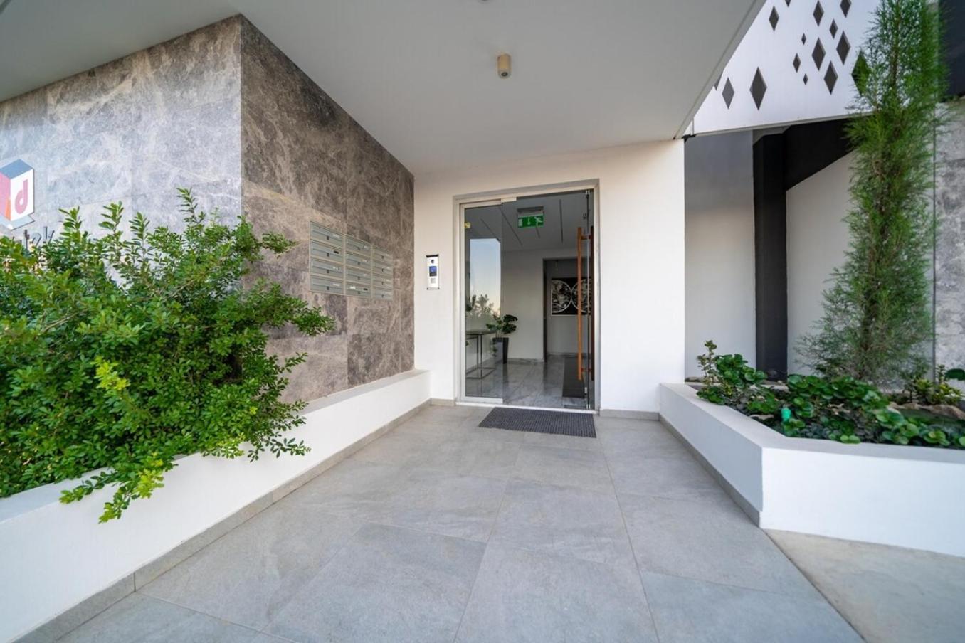 Majestic Sunset Salt Lake Views 300M From Beach Larnaca Exterior foto