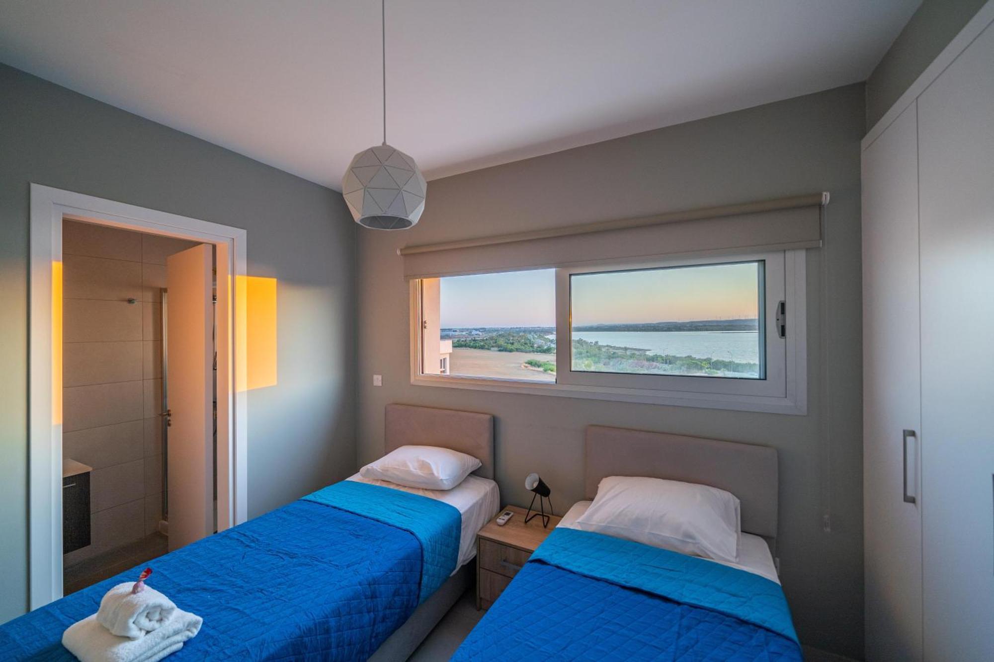 Majestic Sunset Salt Lake Views 300M From Beach Larnaca Exterior foto