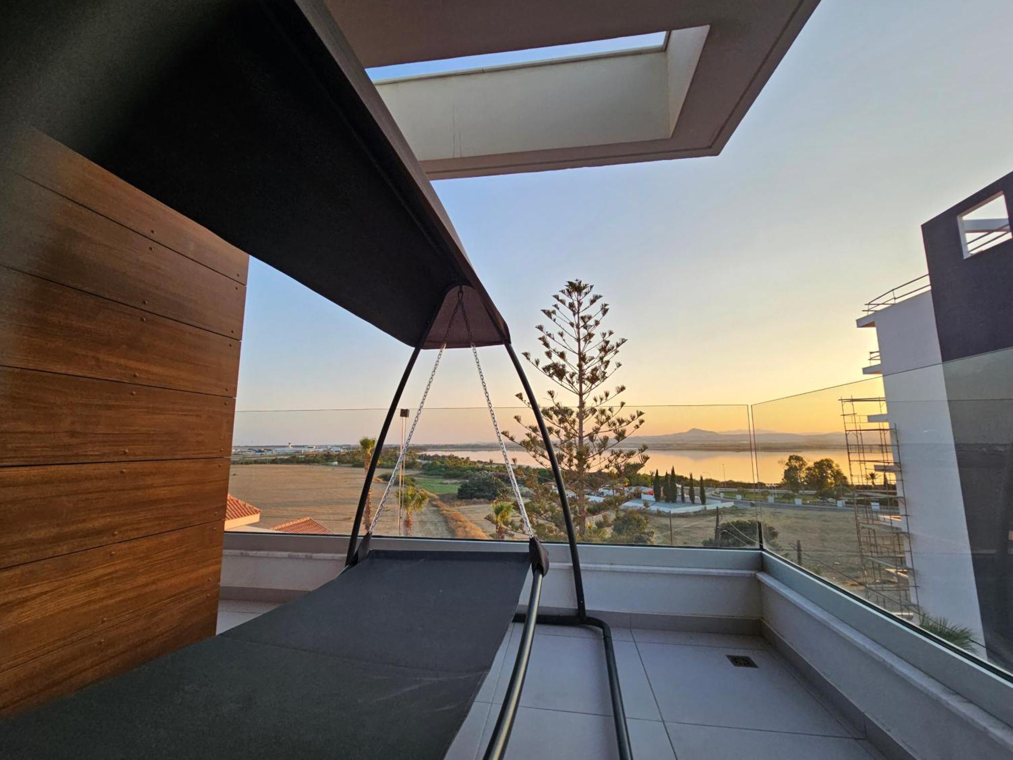 Majestic Sunset Salt Lake Views 300M From Beach Larnaca Exterior foto